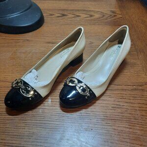 Naturalizer Parkmore Ivory/Black Women's Leather Pumps, Size 6 1/2 N